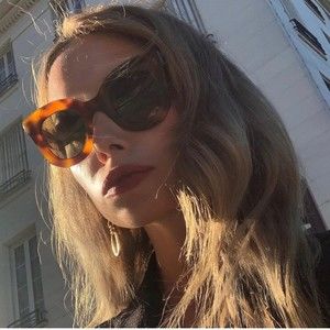 Meet your Posher, Poppy